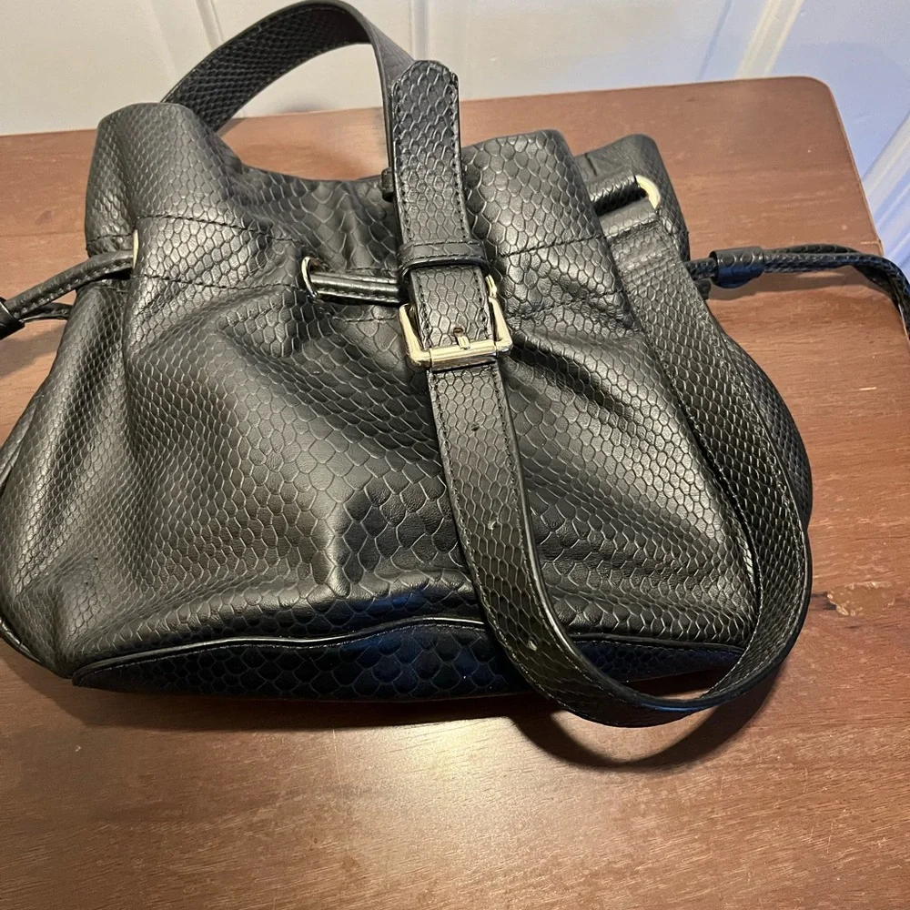 Cole Haan Black Leather Pebbled Leather Drawstring Hobo Shoulder Bucket Bag - Picture 8 of 9